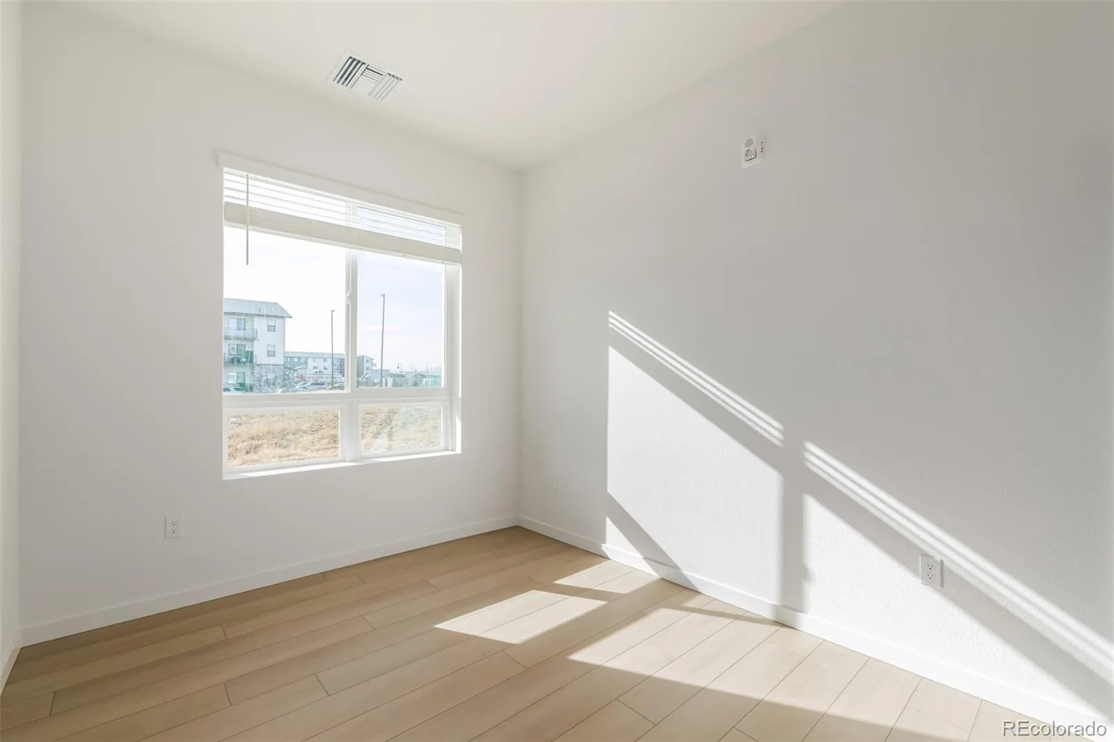 6153 N Ceylon Street #106 #3 Denver CO 80249 | MLS #REC3040473 07152026072803 1600 19