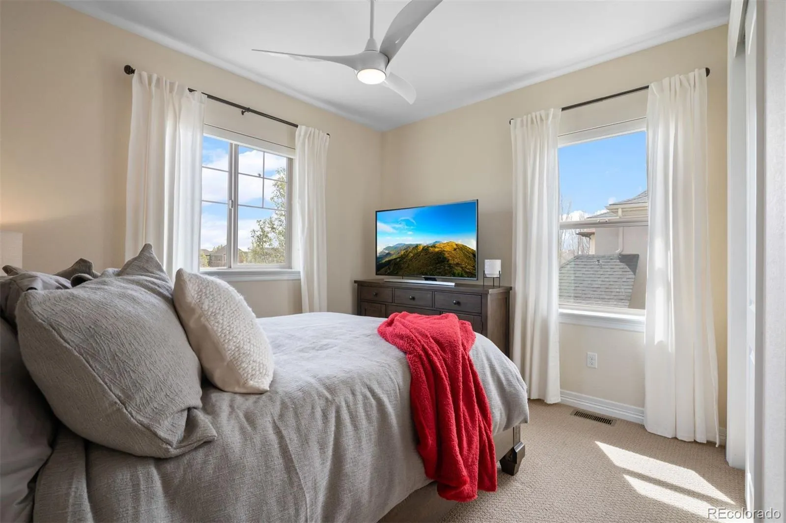 04162026173954 1600 35