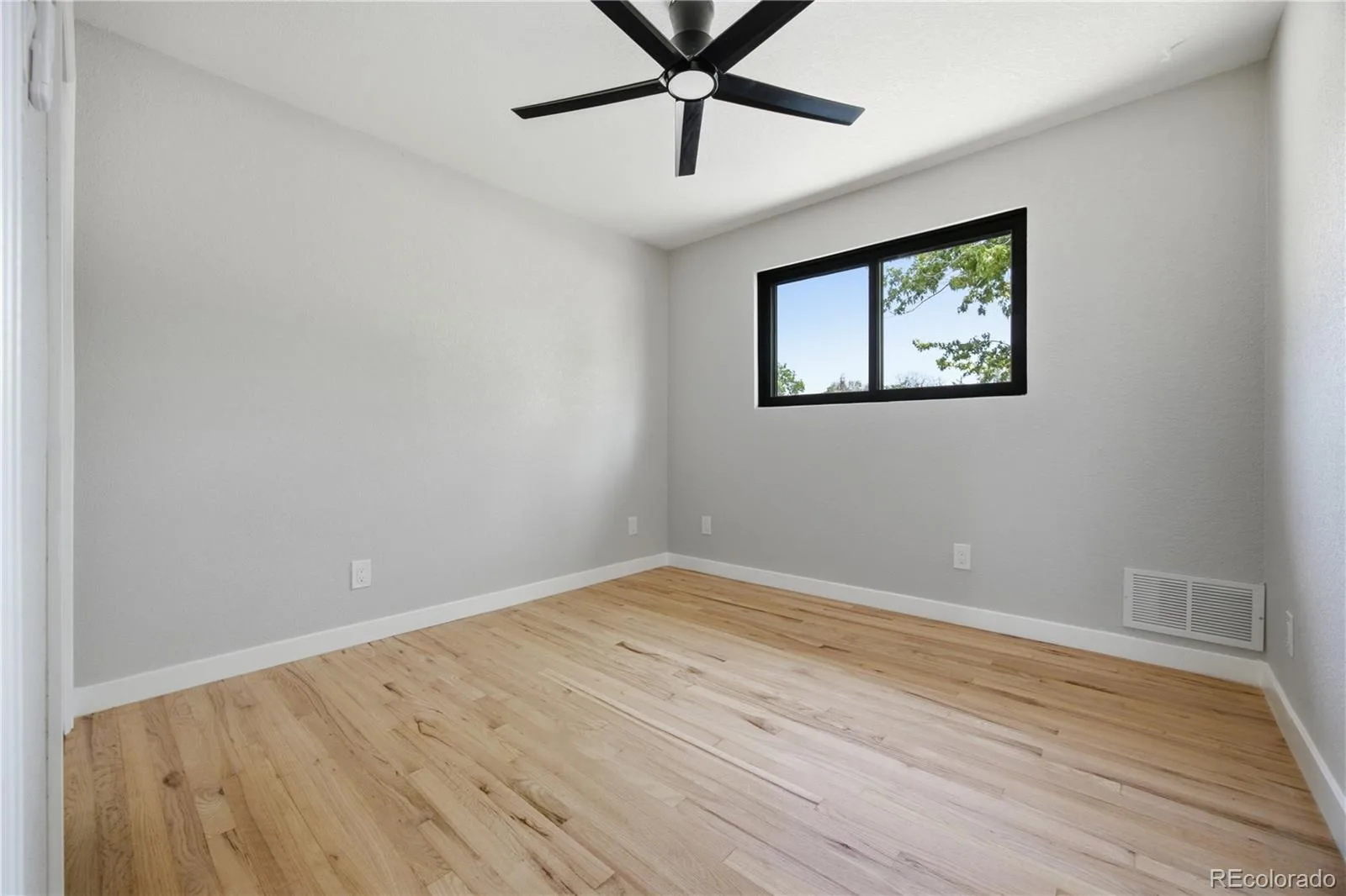 3049 Ursula Street Aurora CO 80011 | MLS #REC3043338 08092026003644 1600 14
