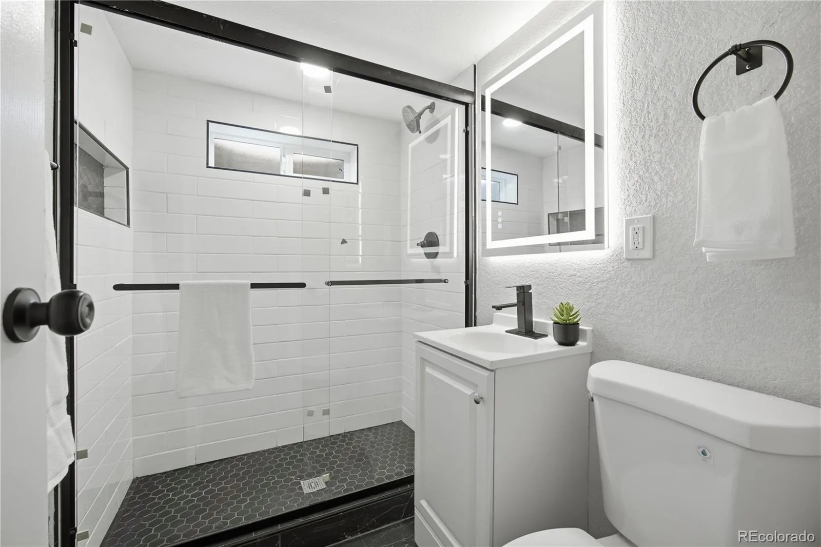 3049 Ursula Street Aurora CO 80011 | MLS #REC3043338 08092026003644 1600 21