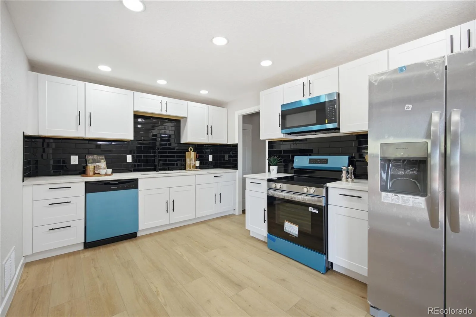 3049 Ursula Street Aurora CO 80011 | MLS #REC3043338 08092026003644 1600 9