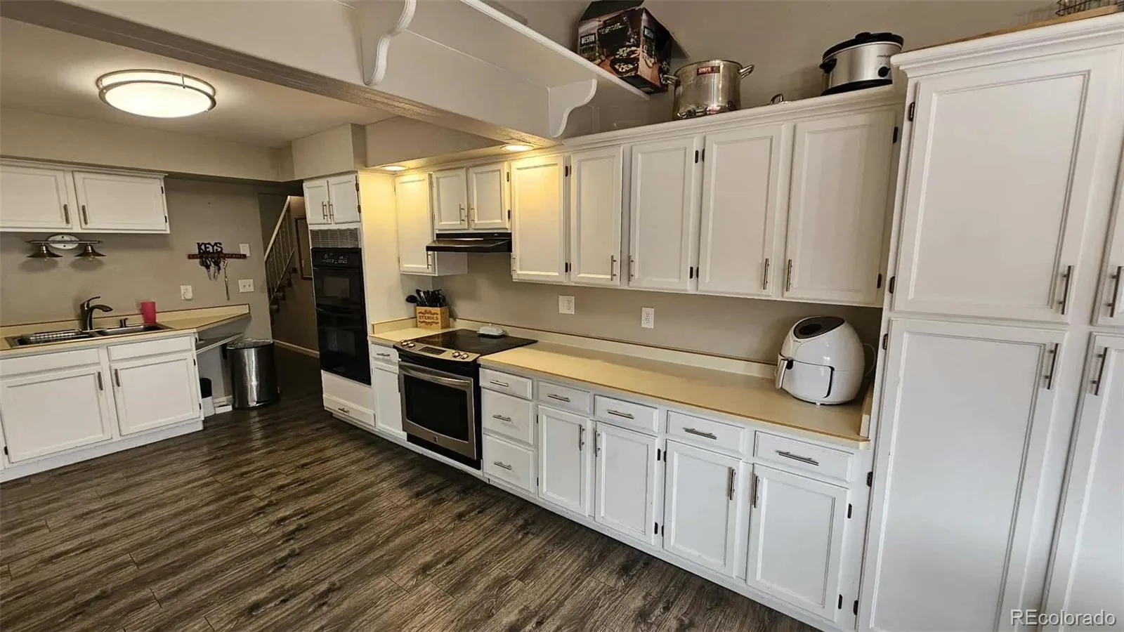 1584 S Vaughn Circle Aurora CO 80012 MLS #REC3045449 05122026190132 1600 5