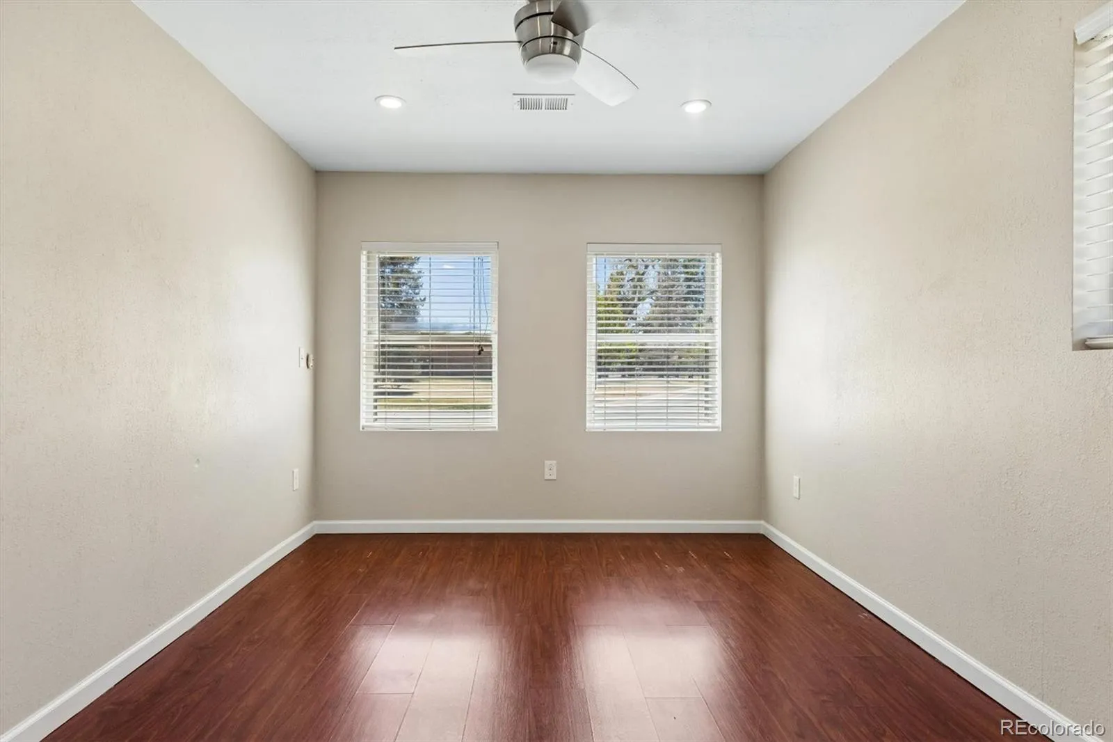 04162026200339 1600 22