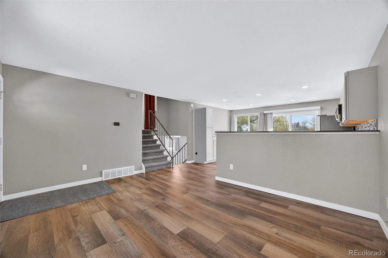 04162026015400 1600 7