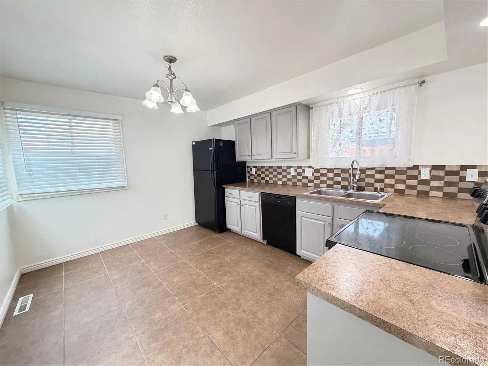 2803 Denver Avenue Longmont CO 80503 MLS #REC3050528 03142026212554 1600 4