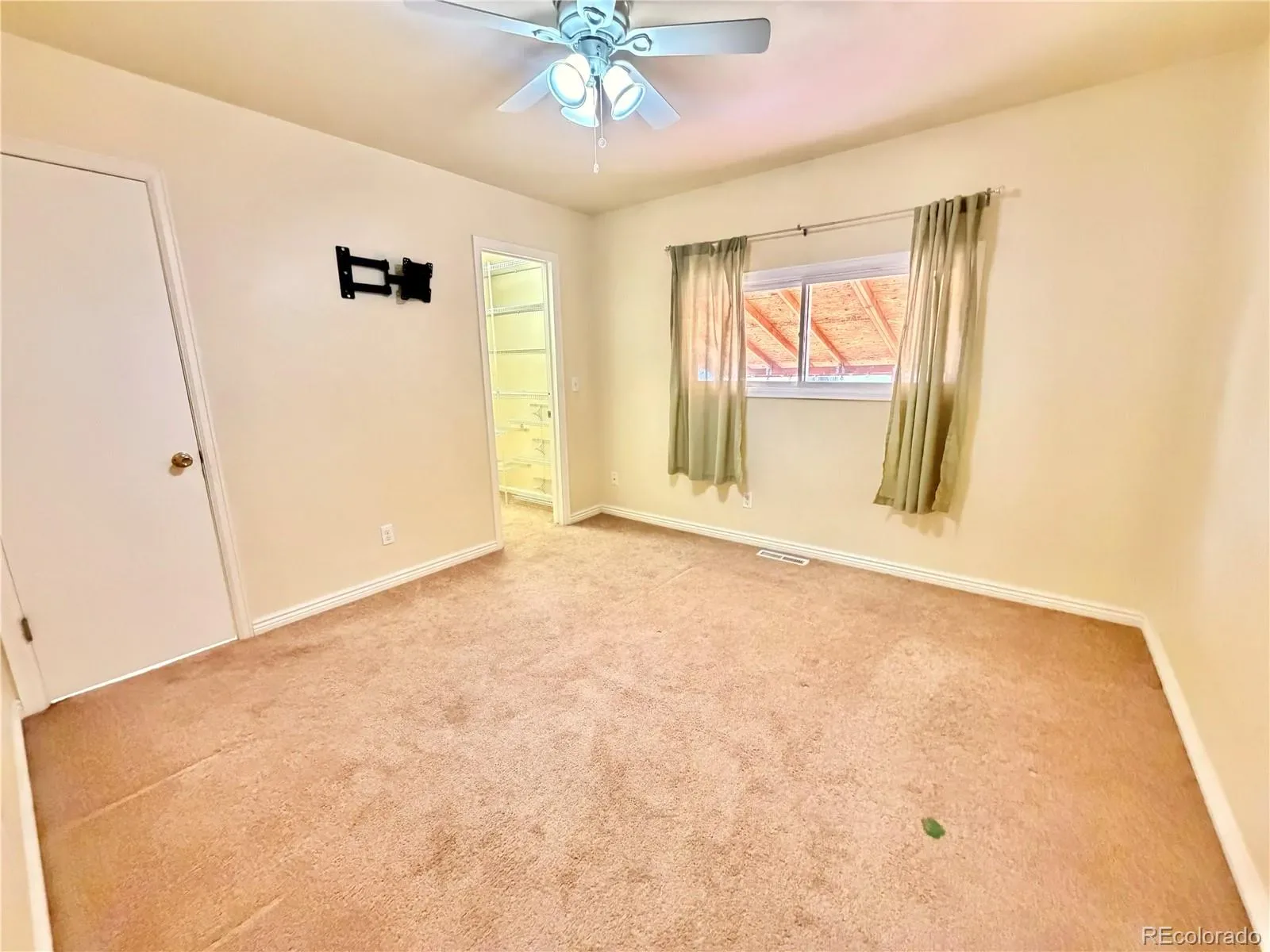 2803 Denver Avenue Longmont CO 80503 MLS #REC3050528 03142026212554 1600 6