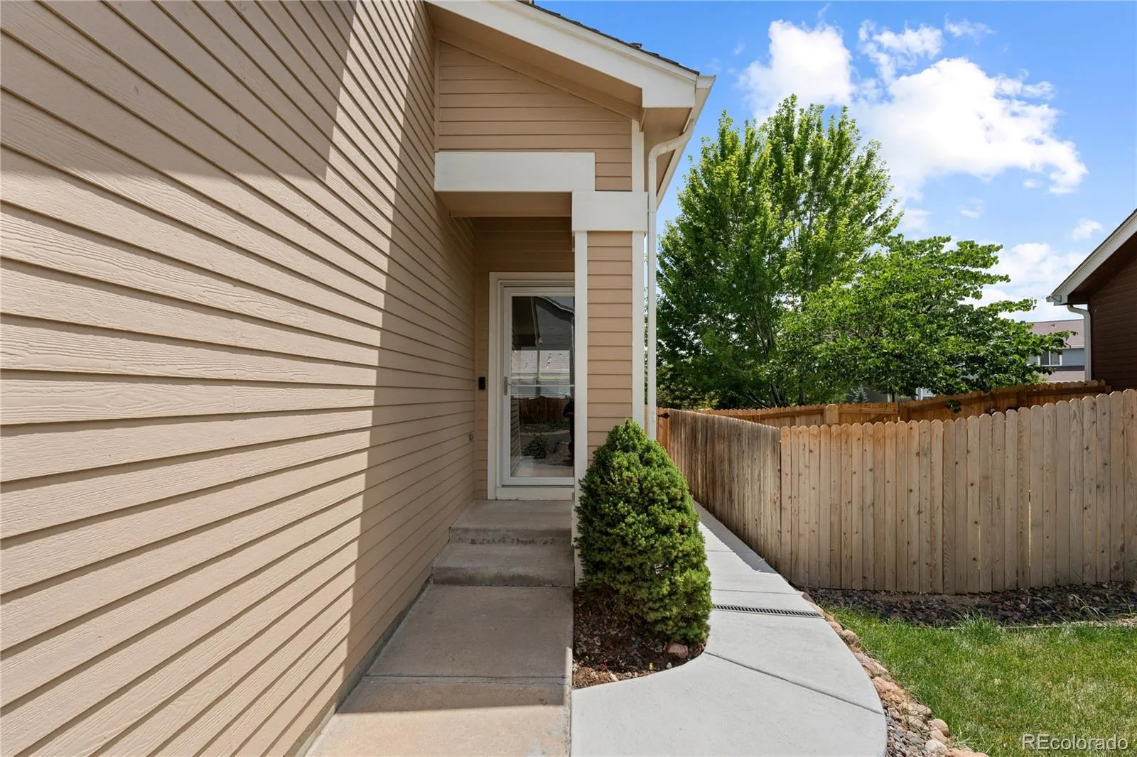 5350 S Picadilly Court Aurora CO 80015 | MLS #REC3051189 08042026153630 1600 2