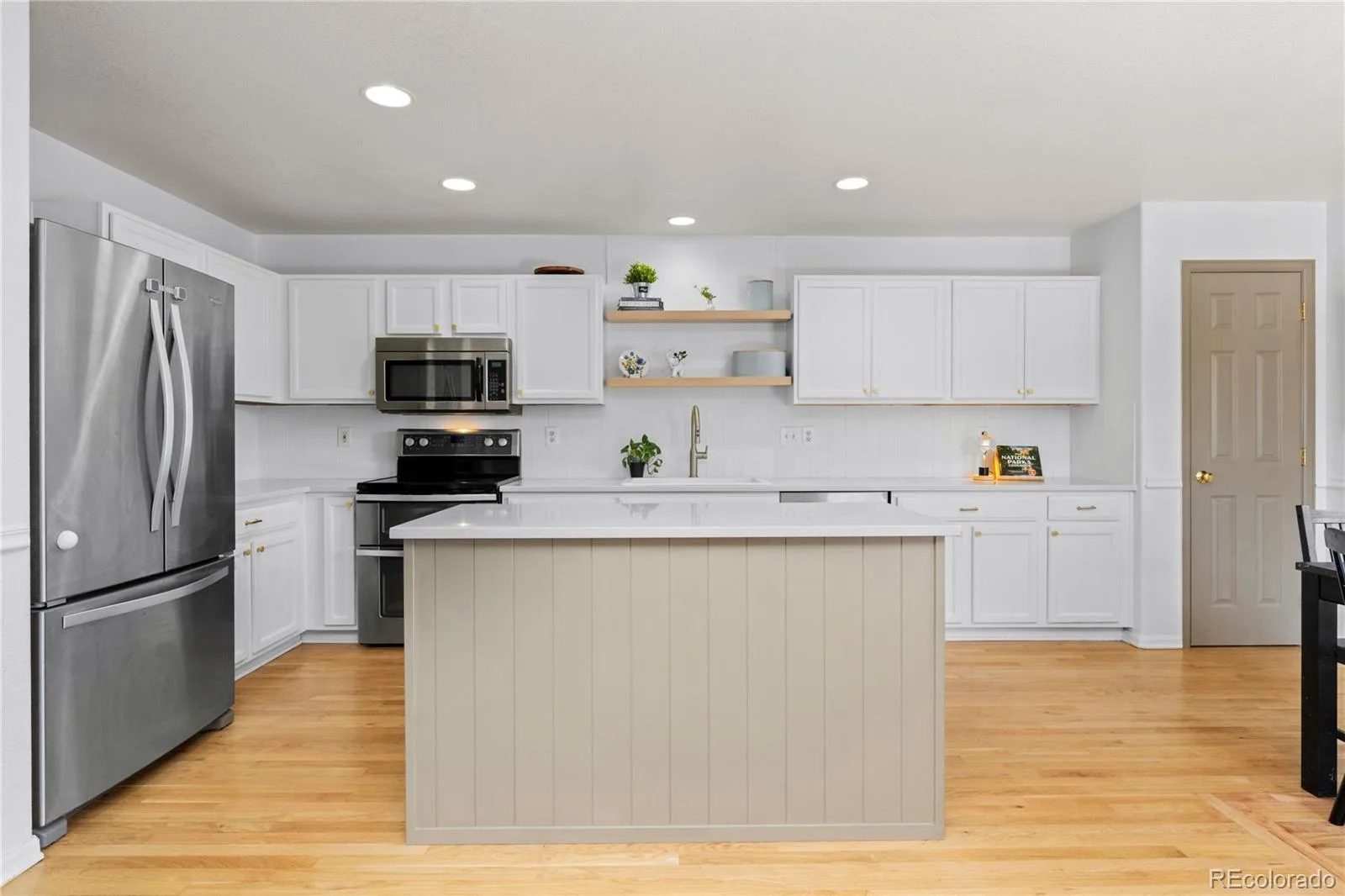 5350 S Picadilly Court Aurora CO 80015 | MLS #REC3051189 08042026153630 1600 3