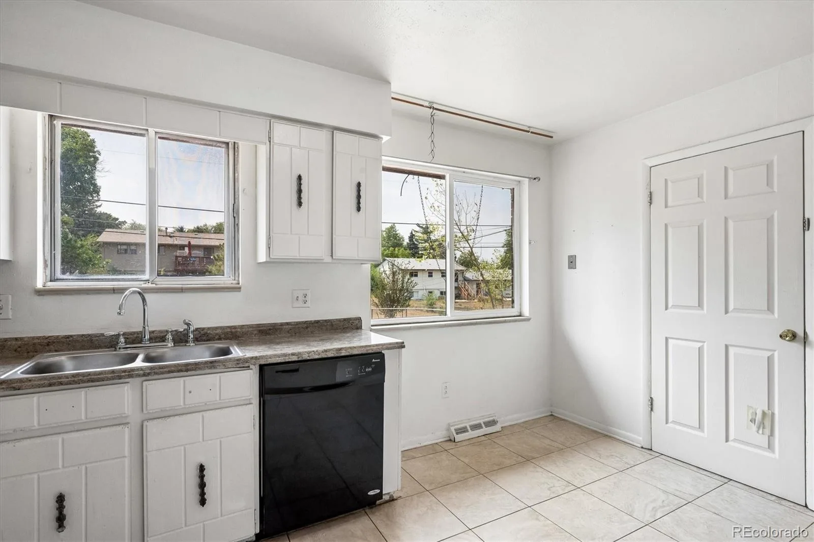 951-953 S Yarrow Street Lakewood CO 80226 | MLS #REC3054573 08072026165355 1600 32