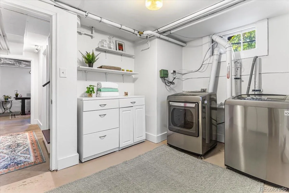 1533 N Oneida Street Denver CO 80220 | MLS #REC3055317 09232026085648 1200 32