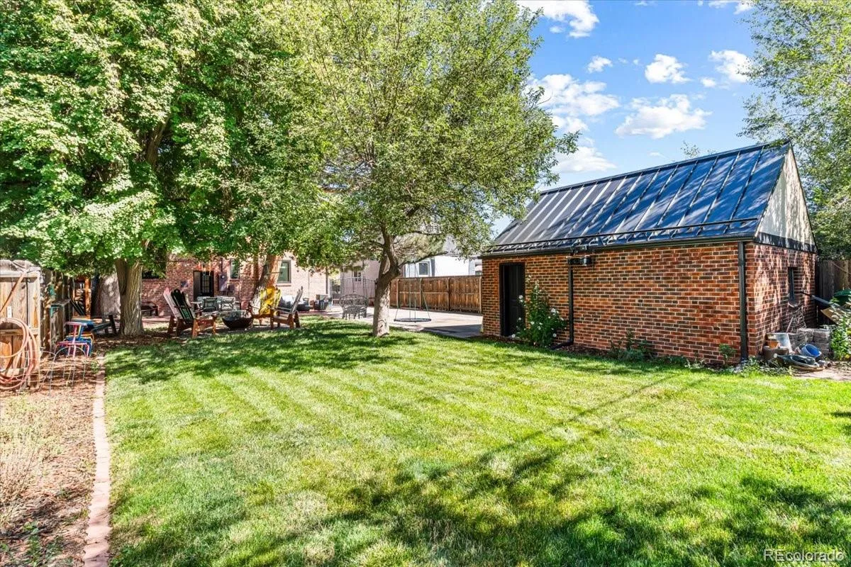 1533 N Oneida Street Denver CO 80220 | MLS #REC3055317 09232026085648 1200 35