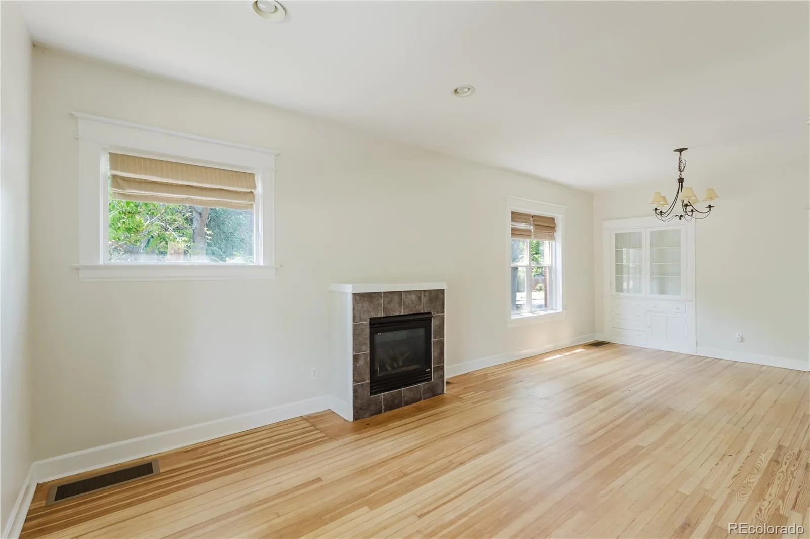 2001 N Gaylord Street Denver CO 80205 | MLS #REC3058614 08052026174442 1600 18