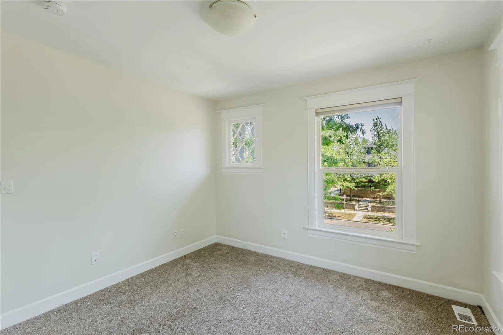 2001 N Gaylord Street Denver CO 80205 | MLS #REC3058614 08052026174442 1600 34