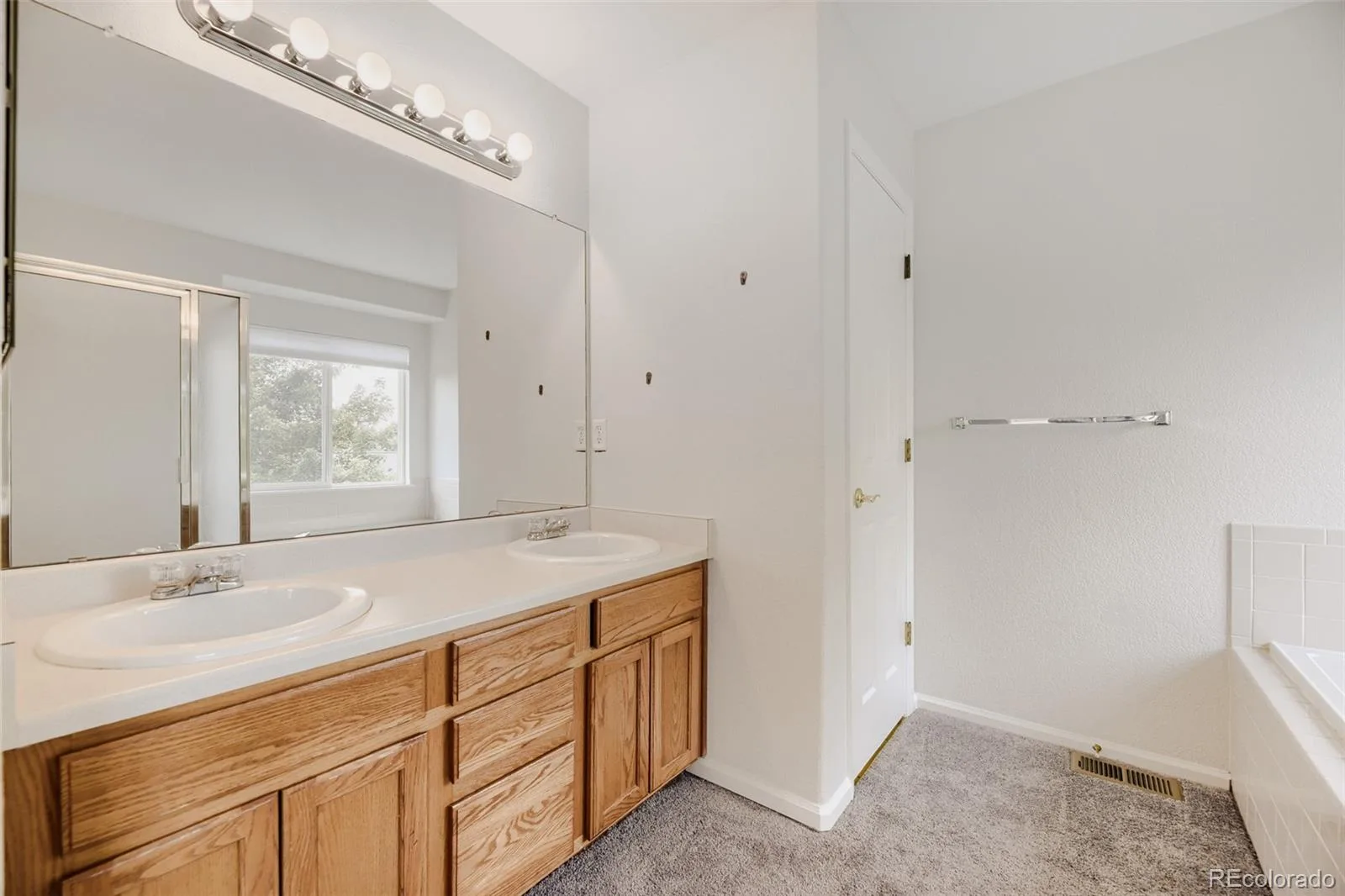 2831 S Walden Way Aurora CO 80013 | MLS #REC3058957 07282026185431 1600 17