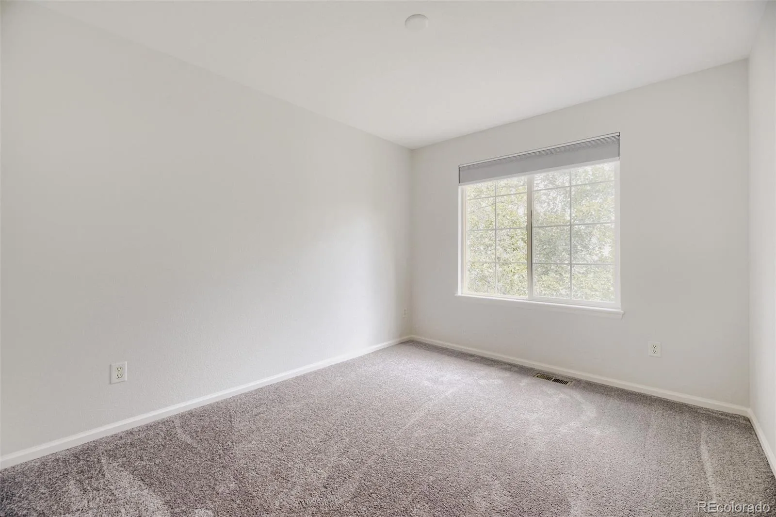 2831 S Walden Way Aurora CO 80013 | MLS #REC3058957 07282026185431 1600 19