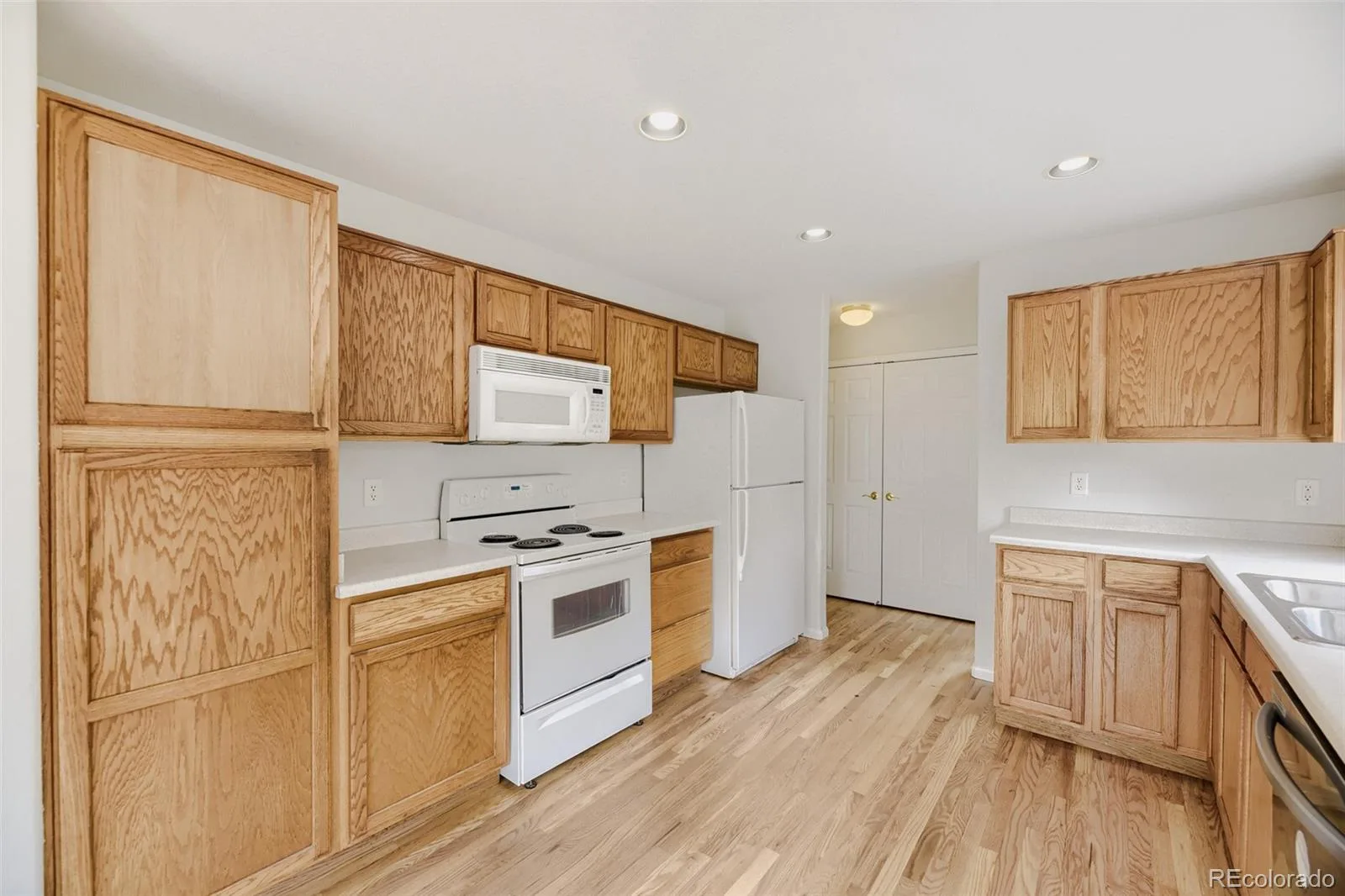 2831 S Walden Way Aurora CO 80013 | MLS #REC3058957 07282026185431 1600 8