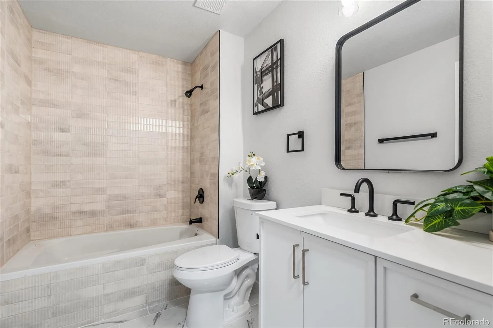 14502 E Walsh Place Aurora CO 80012 MLS #REC3060451 07122026140022 1600 21