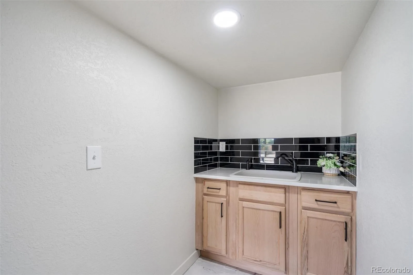14502 E Walsh Place Aurora CO 80012 MLS #REC3060451 07122026140022 1600 25