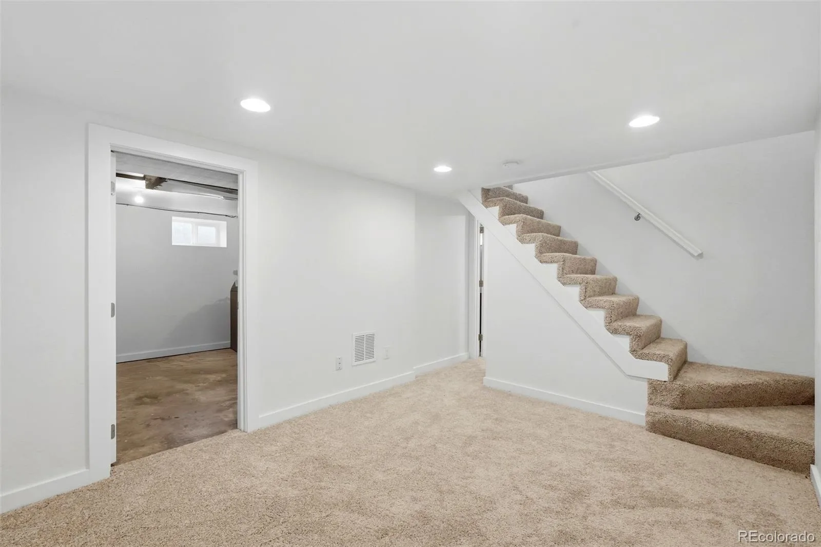 3030 Newport Street Denver CO 80207 | MLS #REC3061623 10092026004935 1600 17