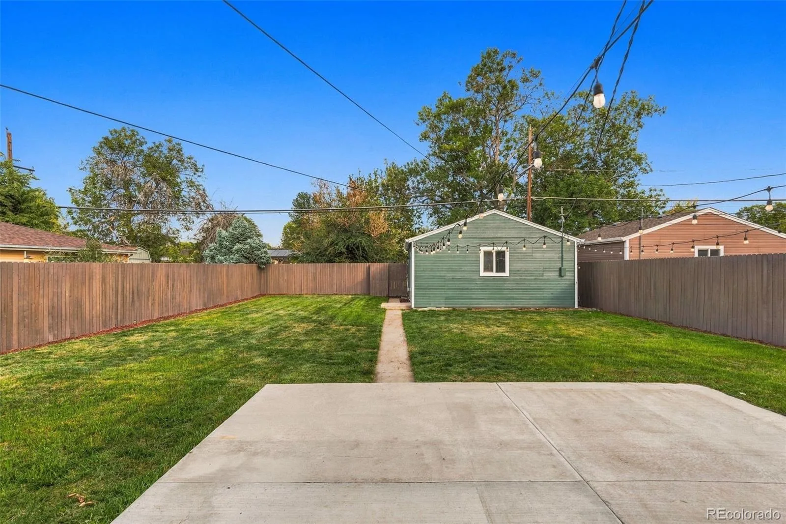 3030 Newport Street Denver CO 80207 | MLS #REC3061623 10092026004935 1600 24