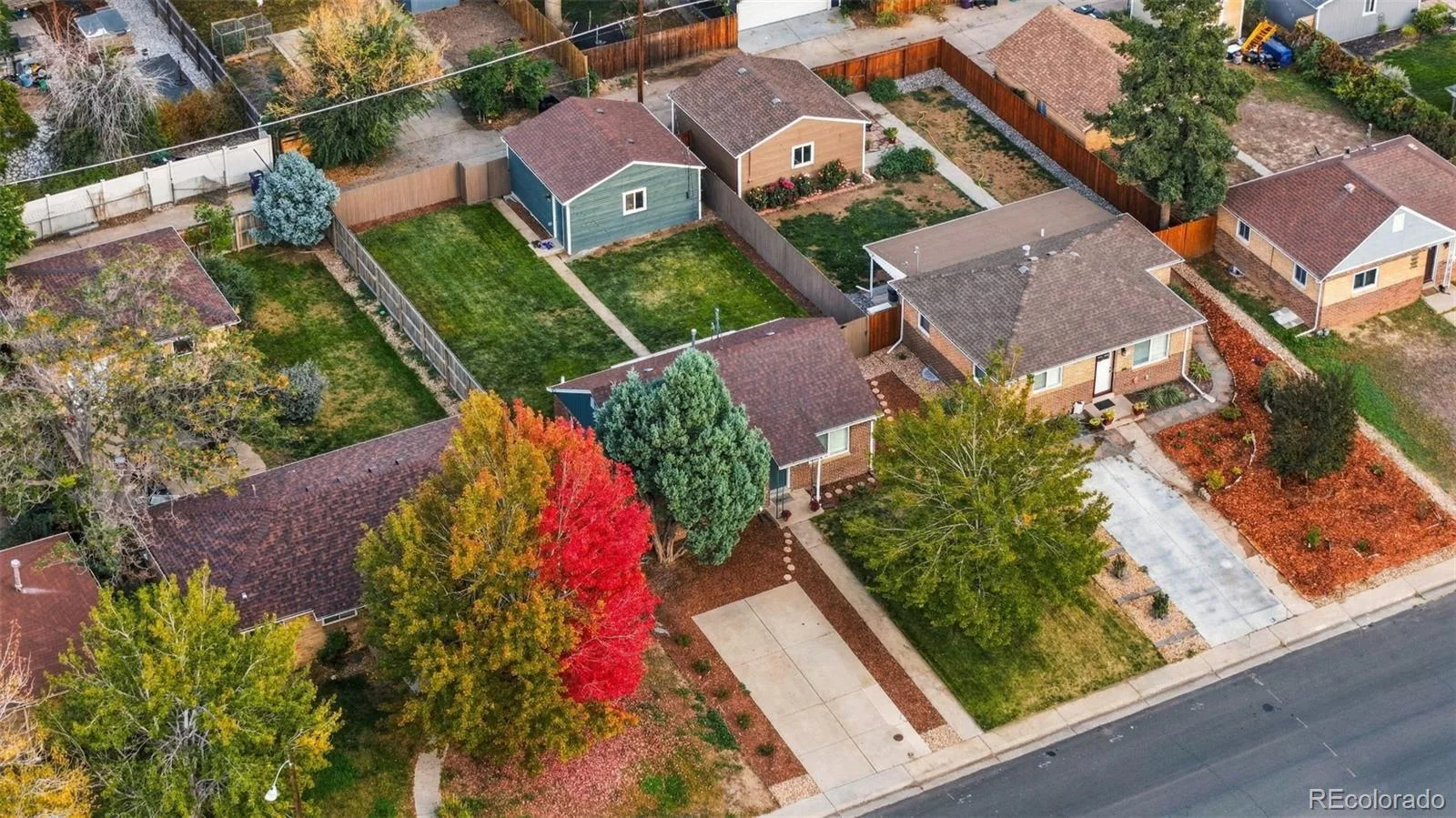 3030 Newport Street Denver CO 80207 | MLS #REC3061623 10092026004935 1600 34