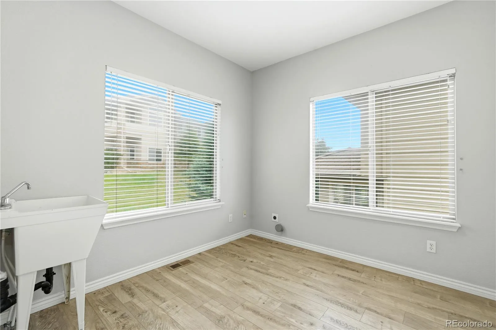 6911 Buckskin Drive Littleton CO 80125 | MLS #REC3063078 05282026030640 1600 14