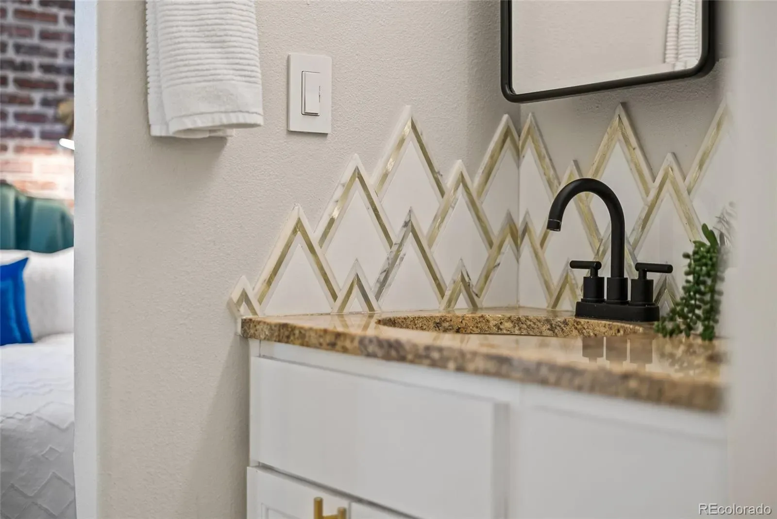 03232026011906 1600 19