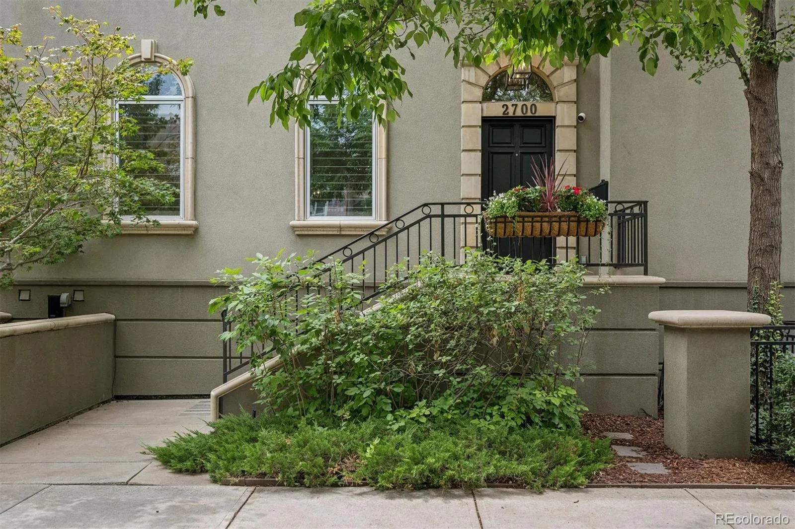 2700 E 4th Avenue Denver CO 80206 | MLS #REC3065495 08182026220518 1600 43