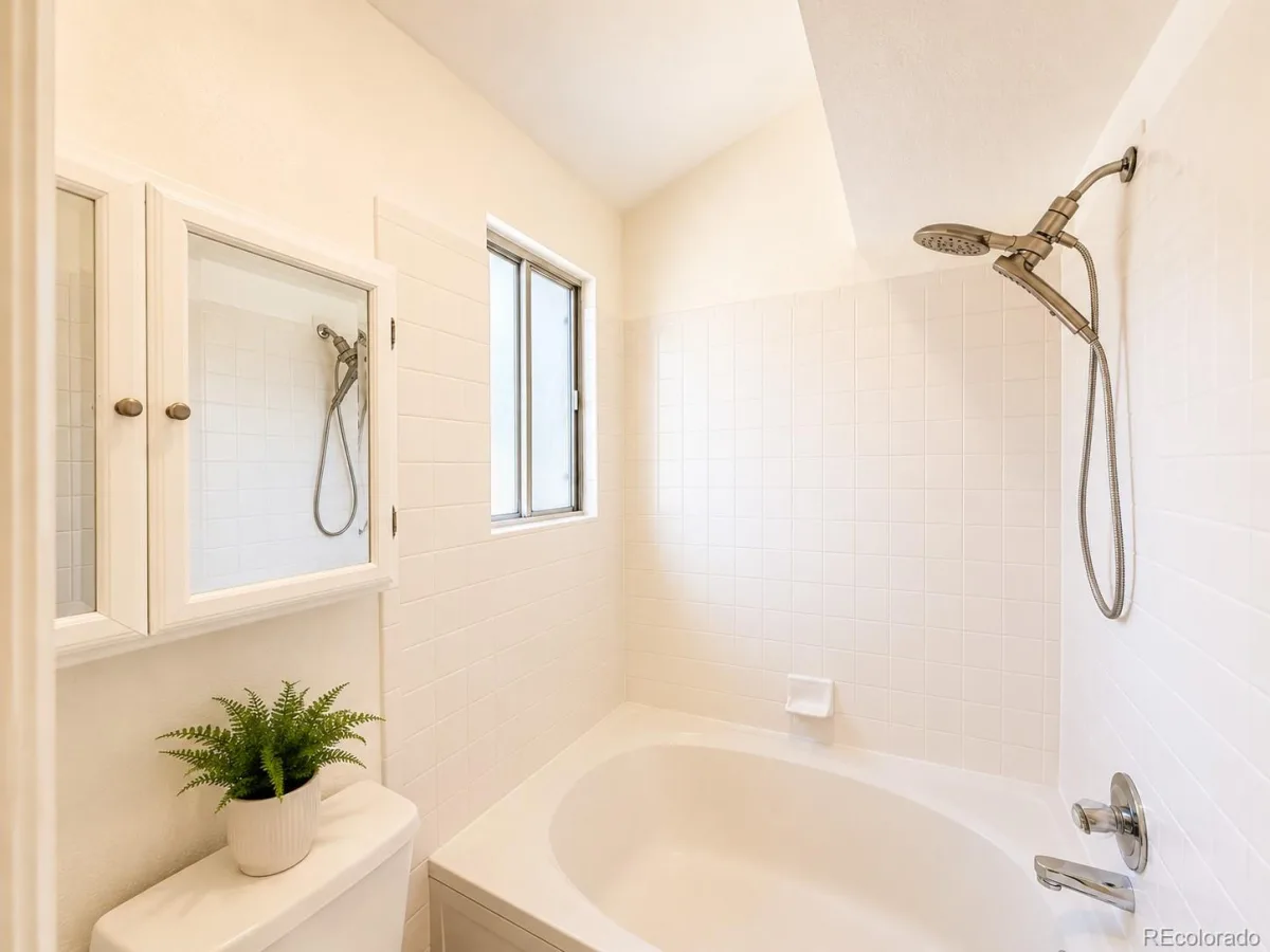 4905 N Sungold Lane Castle Rock CO 80109 | MLS #REC3069301 07242026005805 1200 23