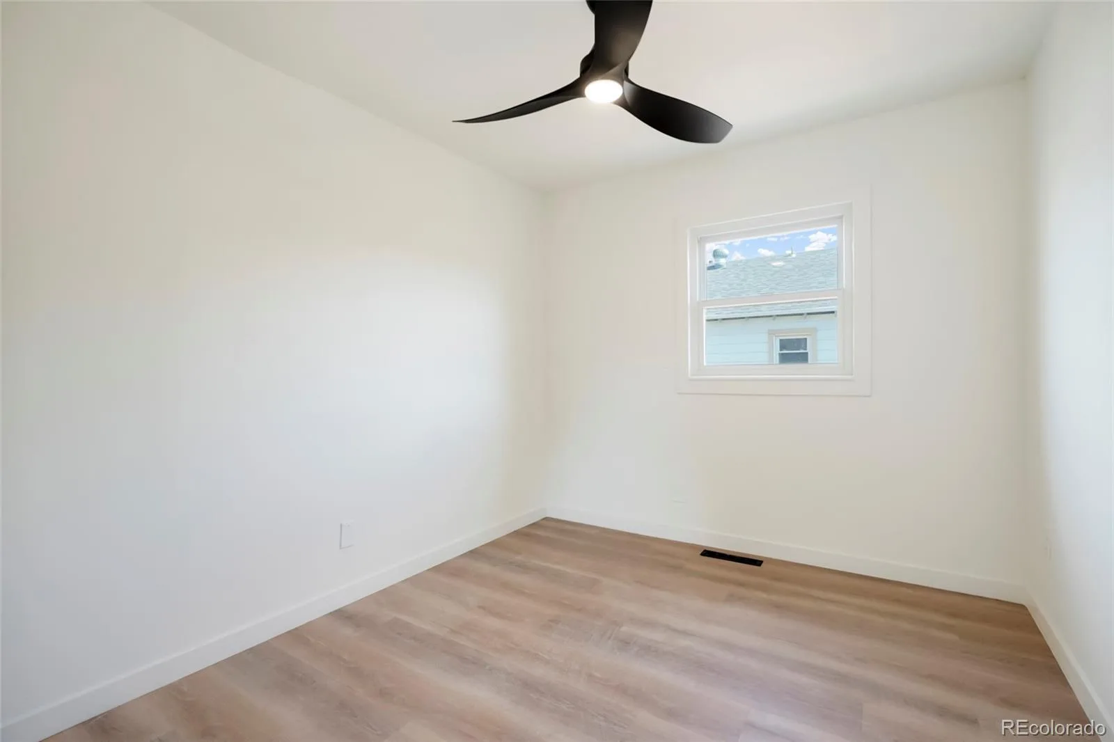 4736 Clayton Street Denver CO 80216 MLS #REC3069948 07242026185459 1600 18