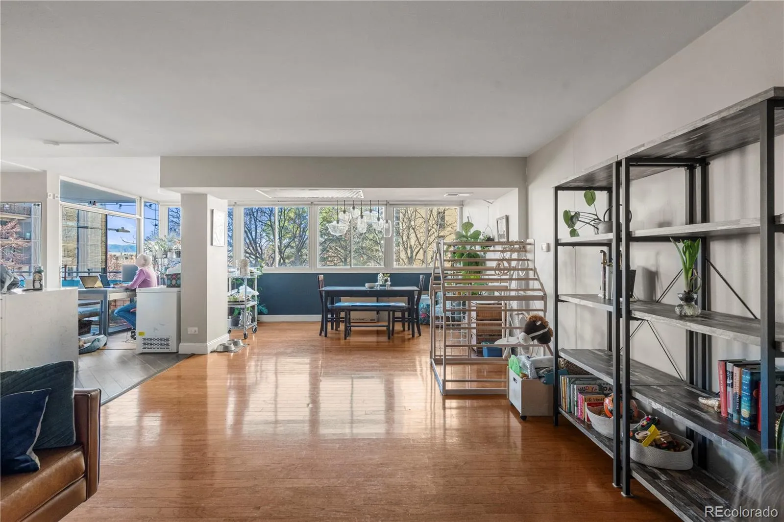 04162026164052 1600 7