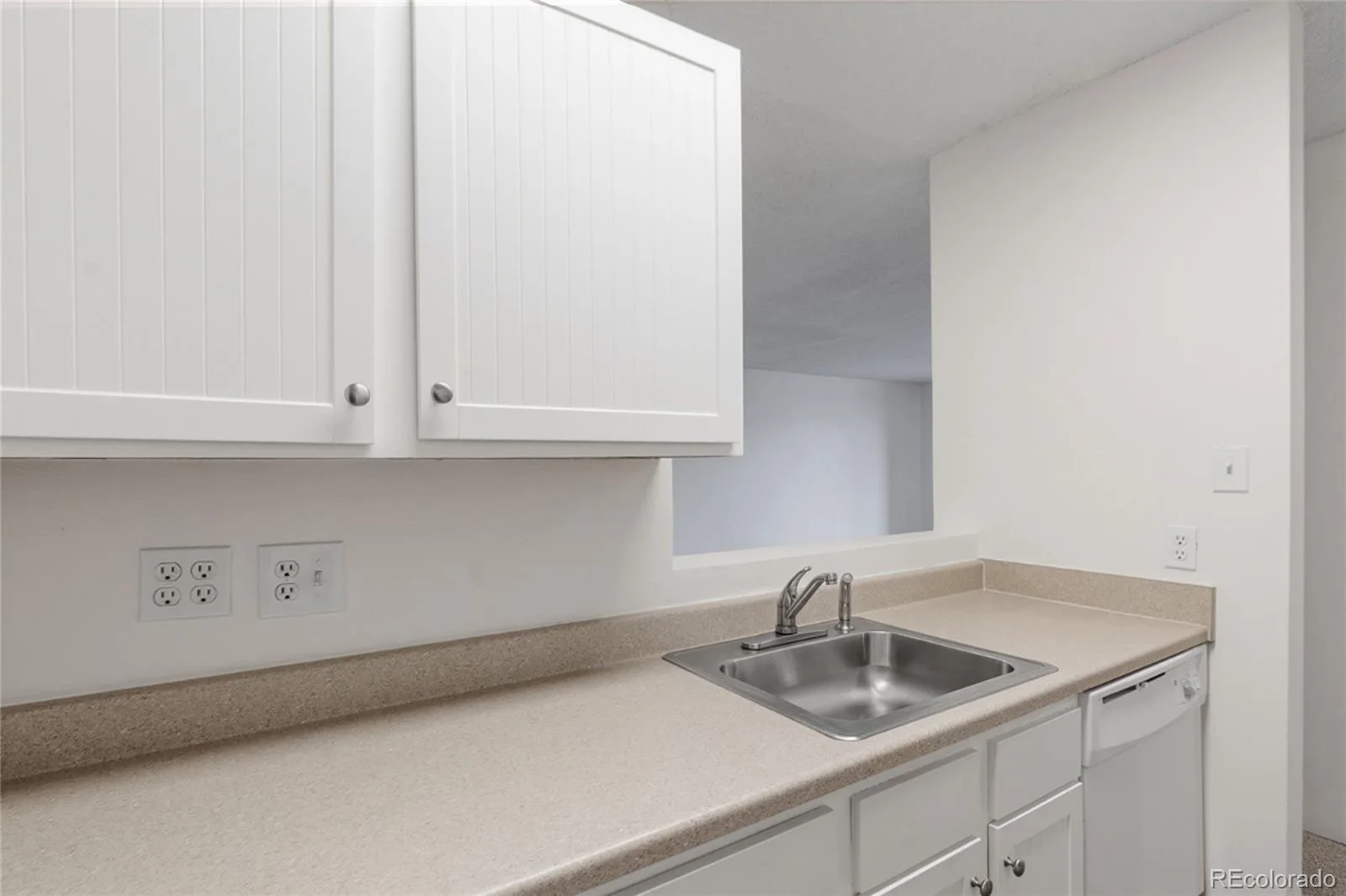 2231 S Vaughn Way #216B Aurora CO 80014 MLS #REC3075572 06032026145703 1600 14