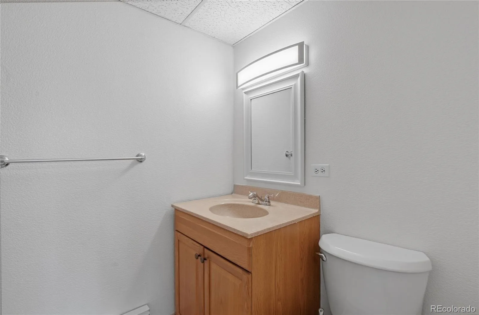 2231 S Vaughn Way #216B Aurora CO 80014 MLS #REC3075572 06032026145703 1600 25