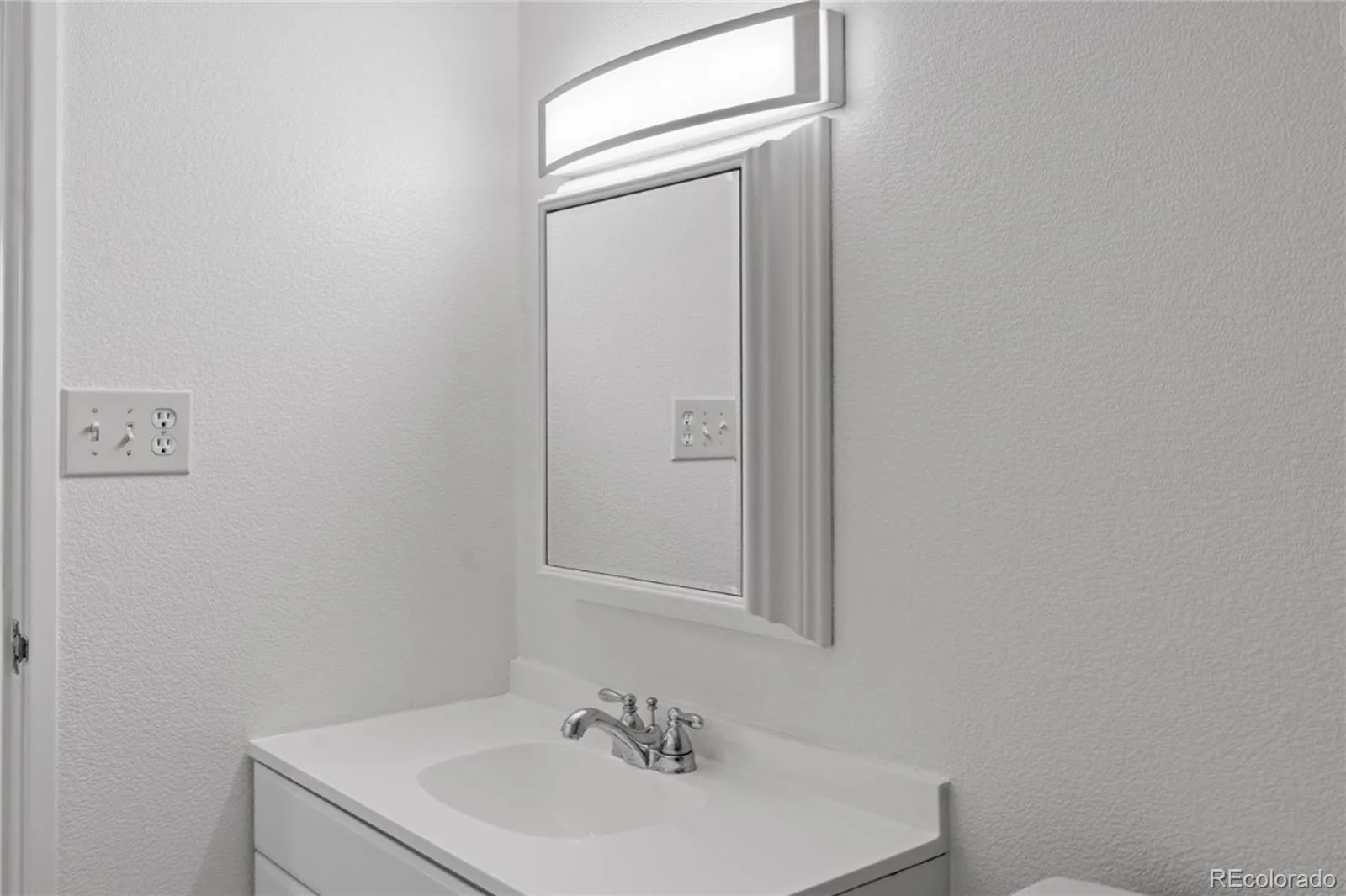 2231 S Vaughn Way #216B Aurora CO 80014 MLS #REC3075572 06032026145703 1600 29