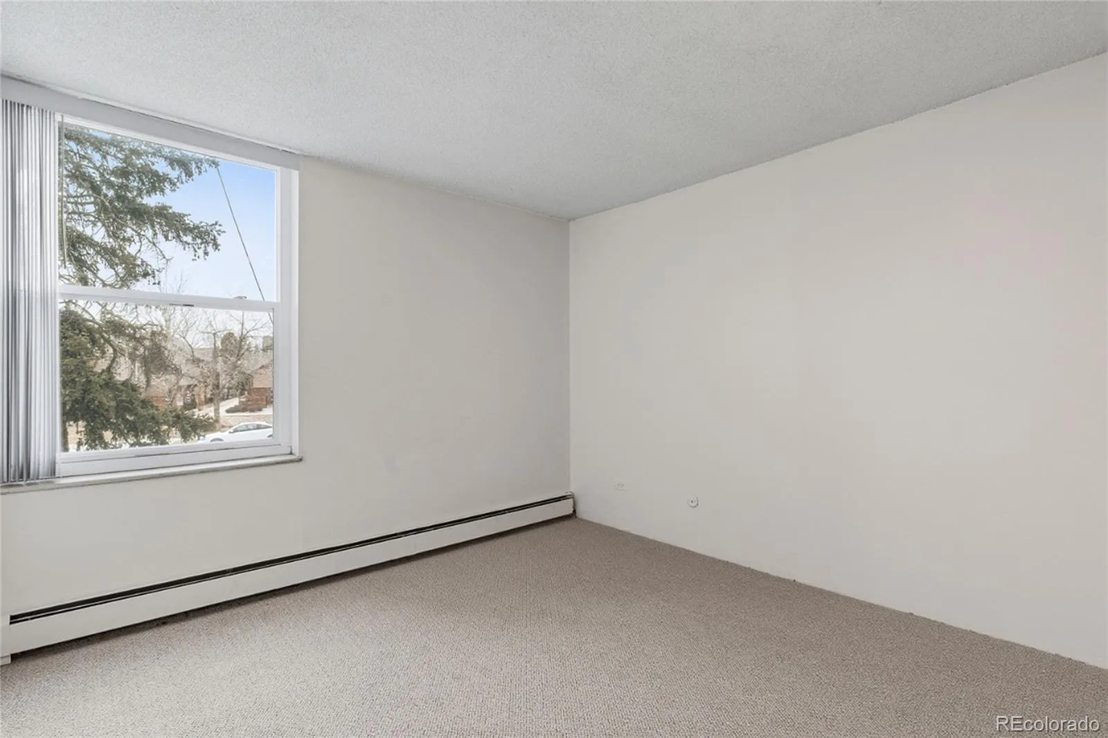 2231 S Vaughn Way #216B Aurora CO 80014 MLS #REC3075572 06032026145703 1600 36