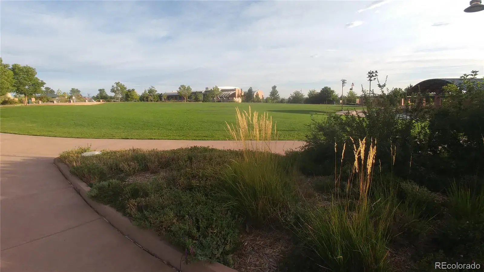 665 W Burgundy Street #A Highlands Ranch CO 80129 | MLS #REC3076077 03042026191449 1600 27
