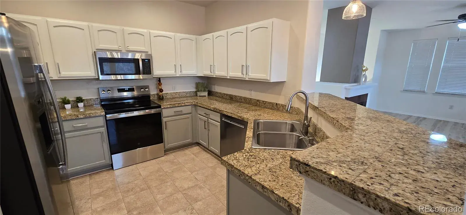 665 W Burgundy Street #A Highlands Ranch CO 80129 | MLS #REC3076077 03042026191449 1600 6