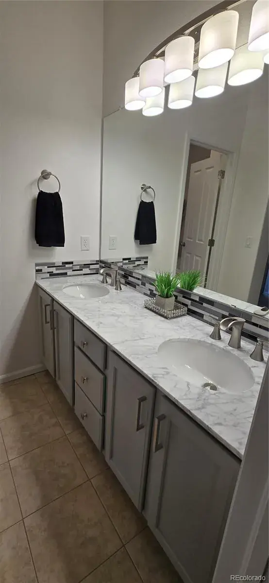 665 W Burgundy Street #A Highlands Ranch CO 80129 | MLS #REC3076077 03042026191449 554 13
