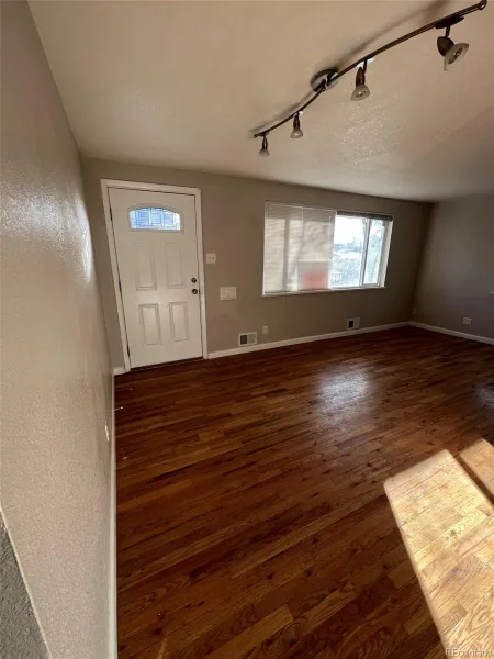 1245 Yates Street Denver CO 80204 | MLS #REC3080542 09302026001420 800 1