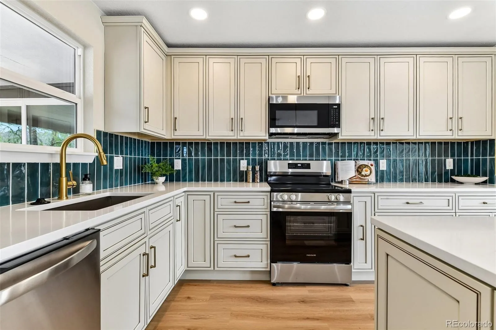 8903 S Balsam Street Littleton CO 80128 MLS #REC3082165 05202026194405 1600 2