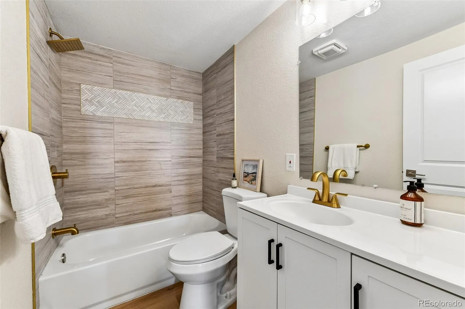 8903 S Balsam Street Littleton CO 80128 MLS #REC3082165 05202026194405 1600 25