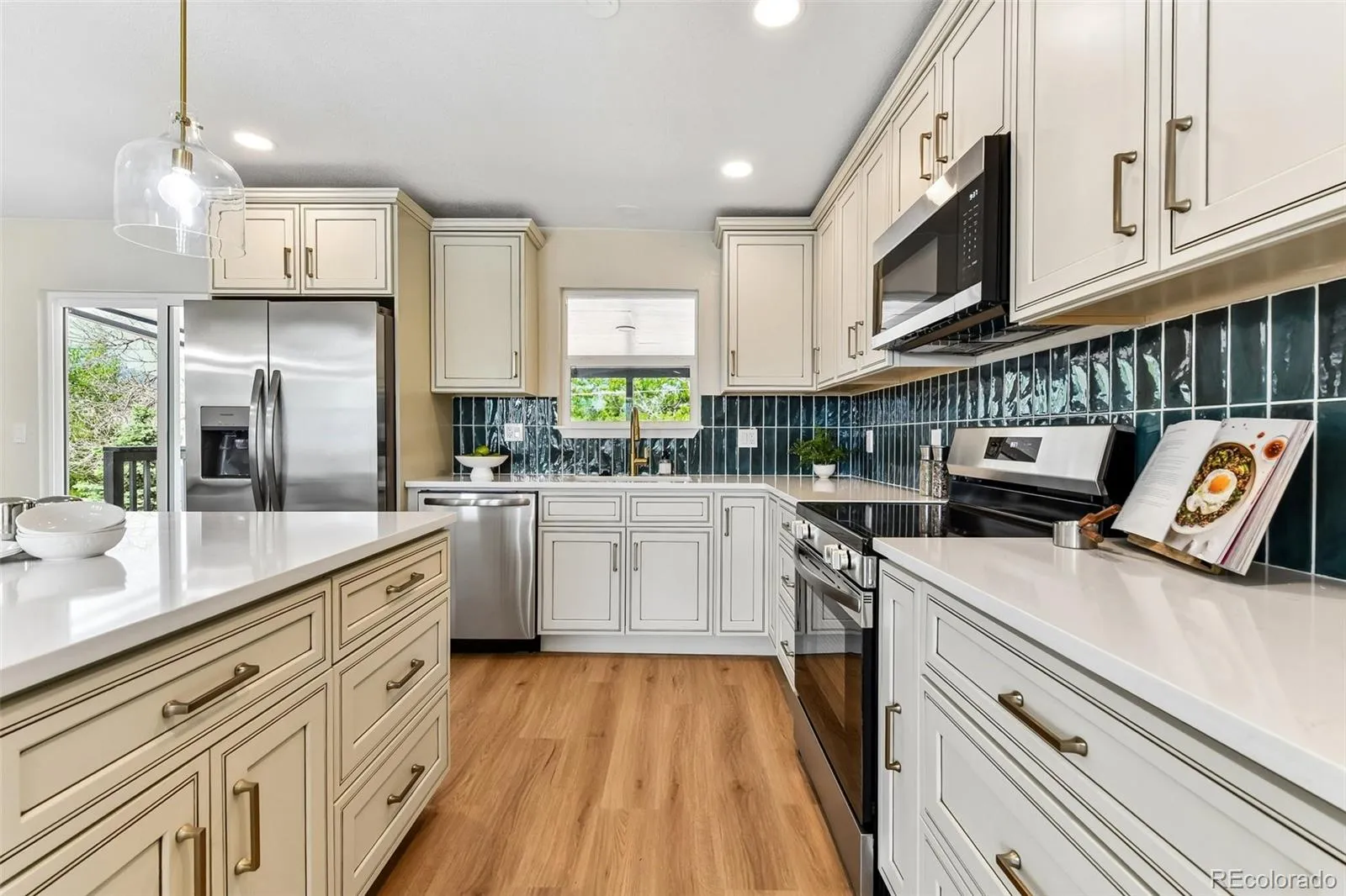 8903 S Balsam Street Littleton CO 80128 MLS #REC3082165 05202026194405 1600 3