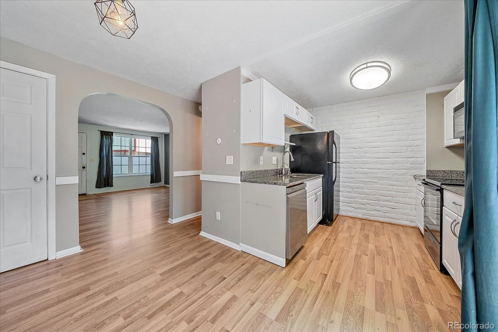 7404 S Zephyr Court Littleton CO 80128 | MLS #REC3082700 06162026172136 1600 11