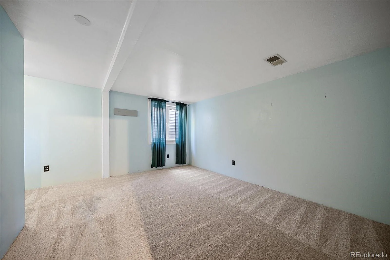 7404 S Zephyr Court Littleton CO 80128 | MLS #REC3082700 06162026172136 1600 25