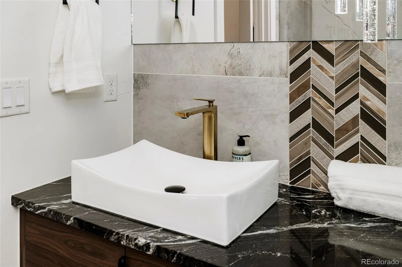 04202026165058 1600 36