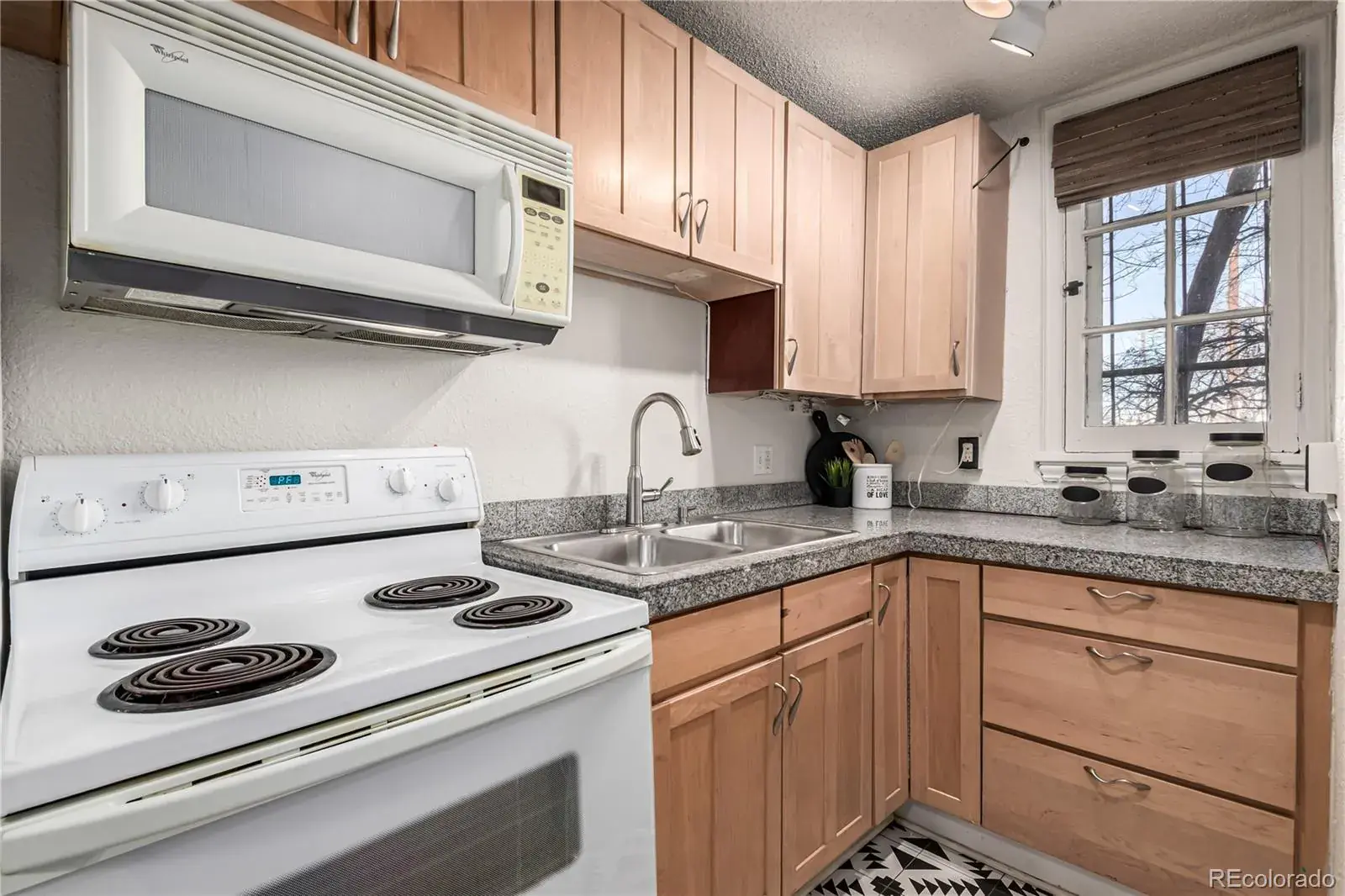 1024 E 14th Avenue #11 Denver CO 80218 MLS #REC3089900 12032025003145 1600 11
