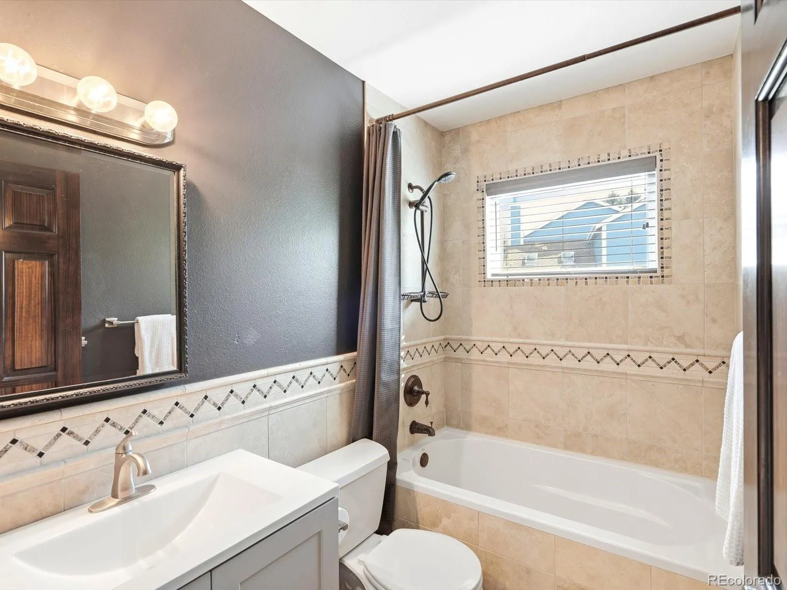 8016 S Vine Way Centennial CO 80122 MLS #REC3090830 04182026223849 1600 32