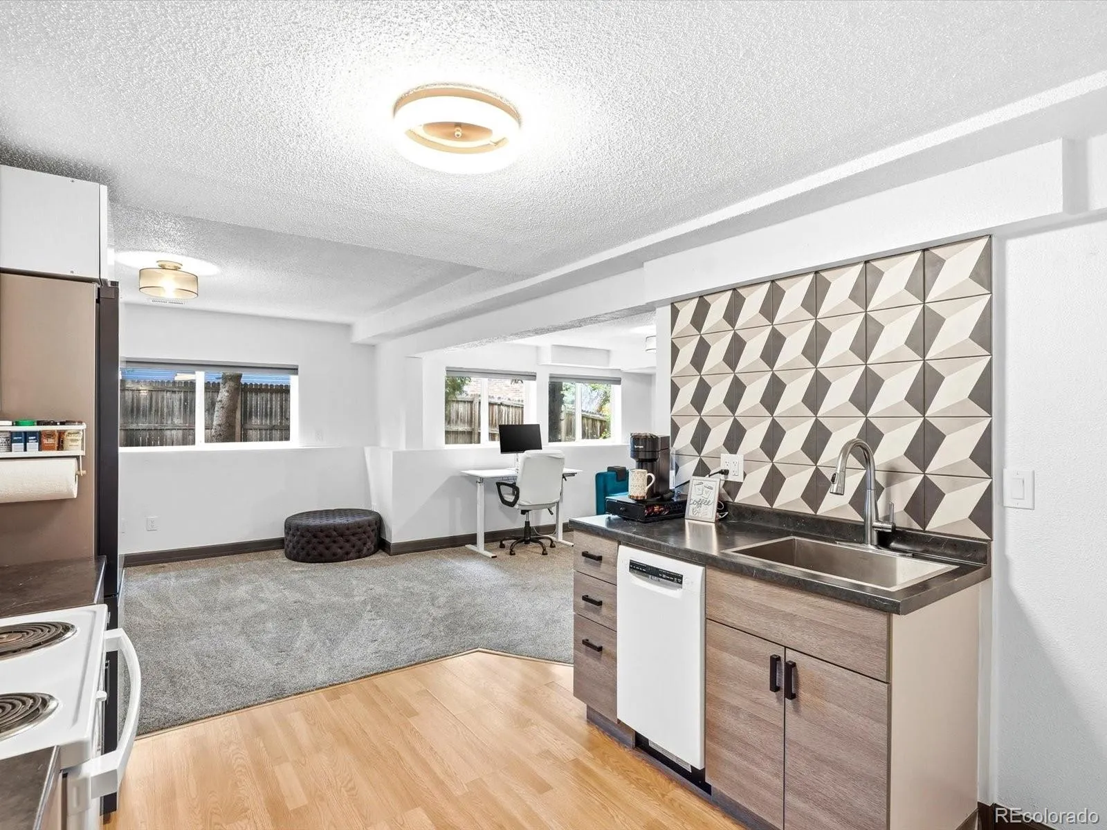 8016 S Vine Way Centennial CO 80122 MLS #REC3090830 04182026223849 1600 39