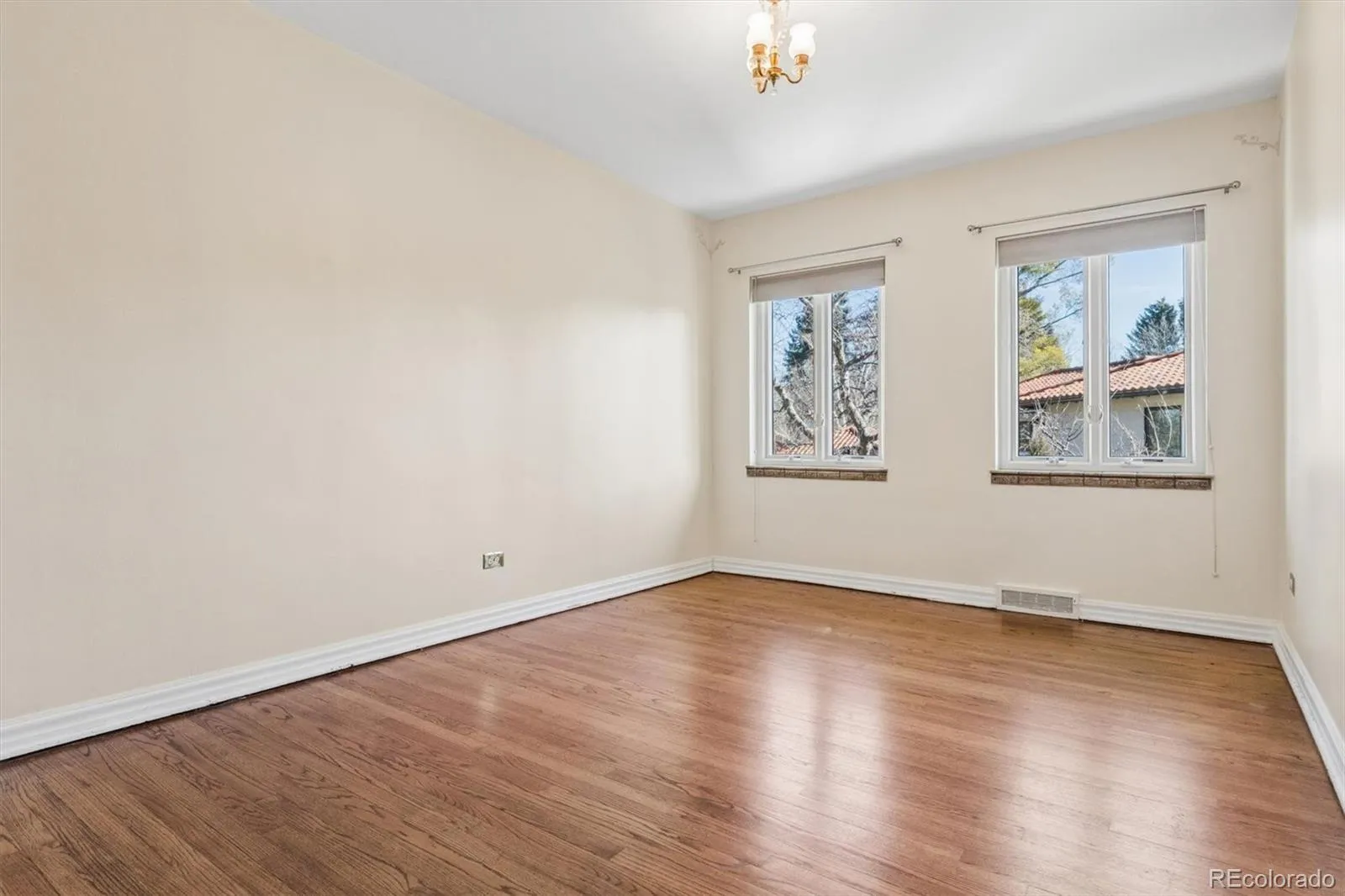 6 Ivy Lane Denver CO 80220 MLS #REC3090993 05162026064822 1600 36