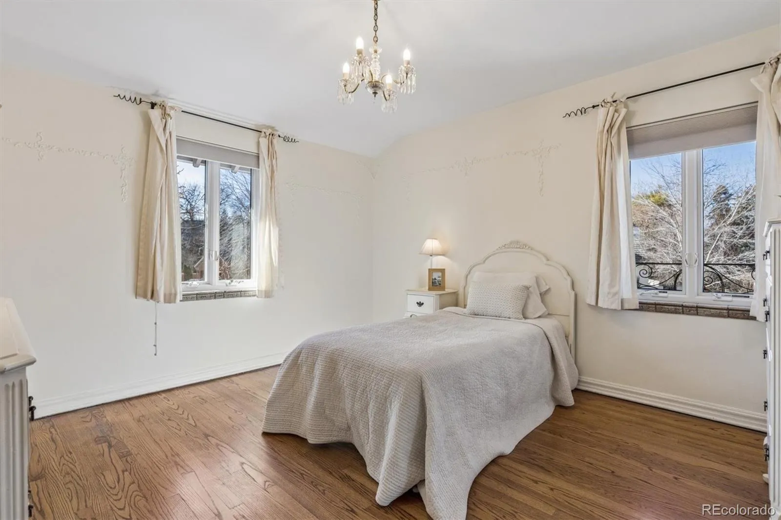 6 Ivy Lane Denver CO 80220 MLS #REC3090993 05162026064822 1600 39